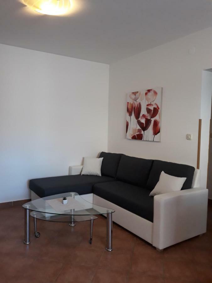 Apartman Lean Pula Luaran gambar