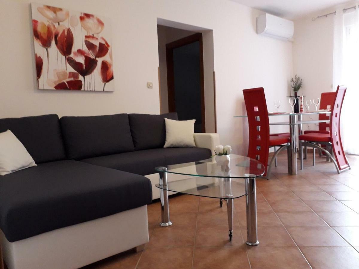 Apartman Lean Pula Luaran gambar